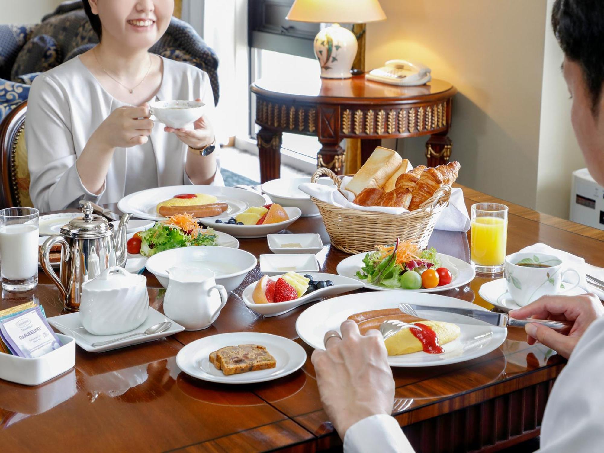 普乐美雅饭店- Tsubaki-札幌酒店 客房 照片 A breakfast buffet at a hotel